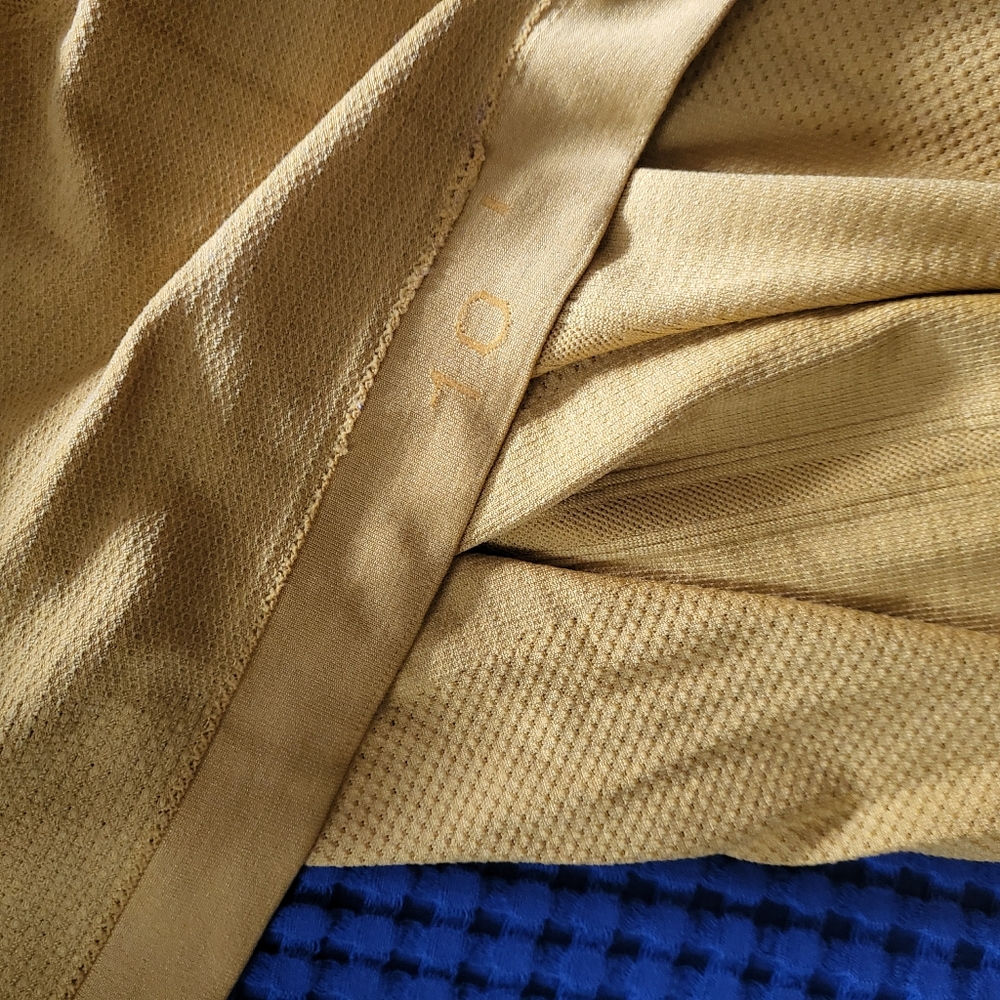 Lululemon - Picture 4 of 5